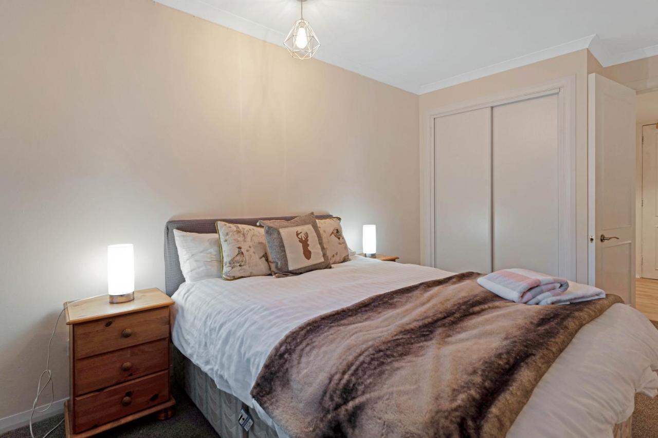 Elegant & Unique Getaway - Spacious 3 Bedroom, 2 Bathroom City Centre Apartment - Free Allocated Parking. Edimburgo Exterior foto