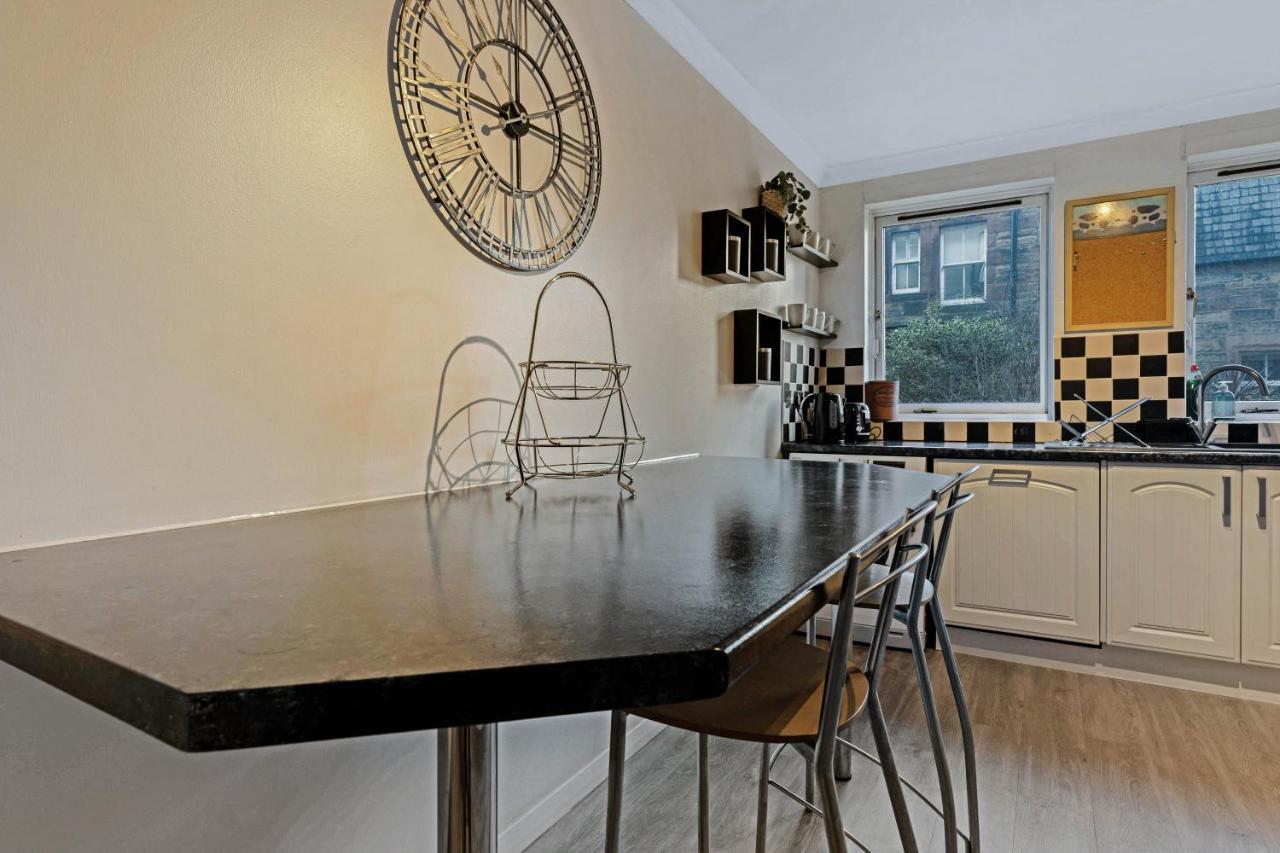 Elegant & Unique Getaway - Spacious 3 Bedroom, 2 Bathroom City Centre Apartment - Free Allocated Parking. Edimburgo Exterior foto