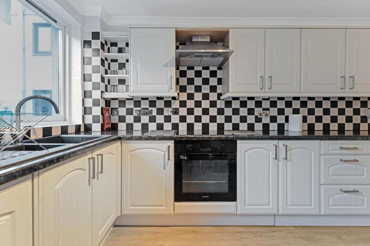 Elegant & Unique Getaway - Spacious 3 Bedroom, 2 Bathroom City Centre Apartment - Free Allocated Parking. Edimburgo Exterior foto