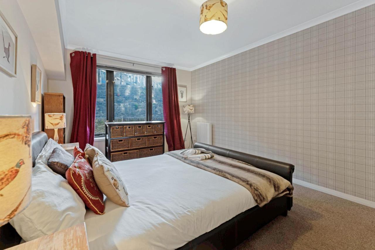 Elegant & Unique Getaway - Spacious 3 Bedroom, 2 Bathroom City Centre Apartment - Free Allocated Parking. Edimburgo Exterior foto