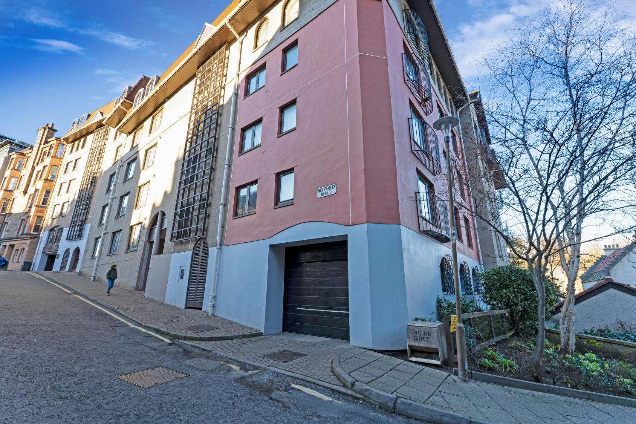 Elegant & Unique Getaway - Spacious 3 Bedroom, 2 Bathroom City Centre Apartment - Free Allocated Parking. Edimburgo Exterior foto