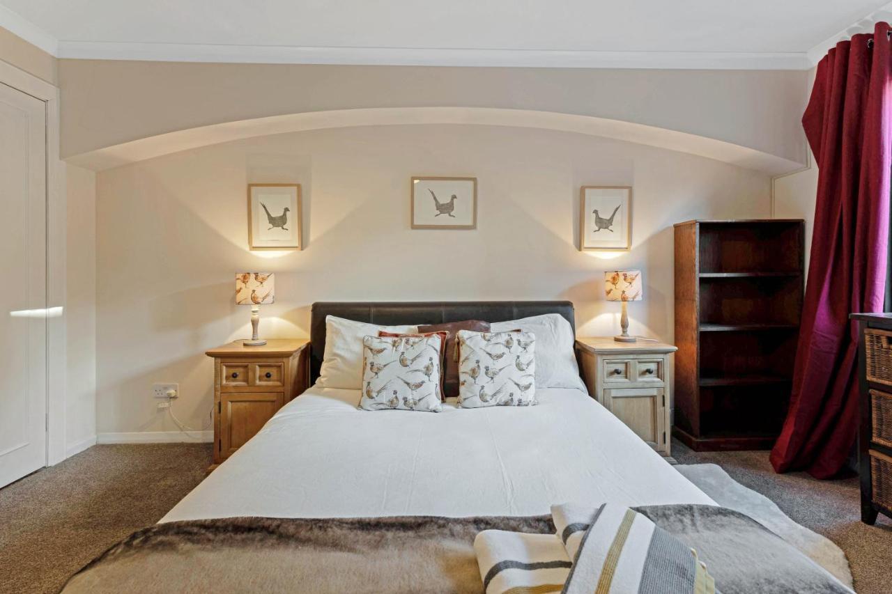 Elegant & Unique Getaway - Spacious 3 Bedroom, 2 Bathroom City Centre Apartment - Free Allocated Parking. Edimburgo Exterior foto