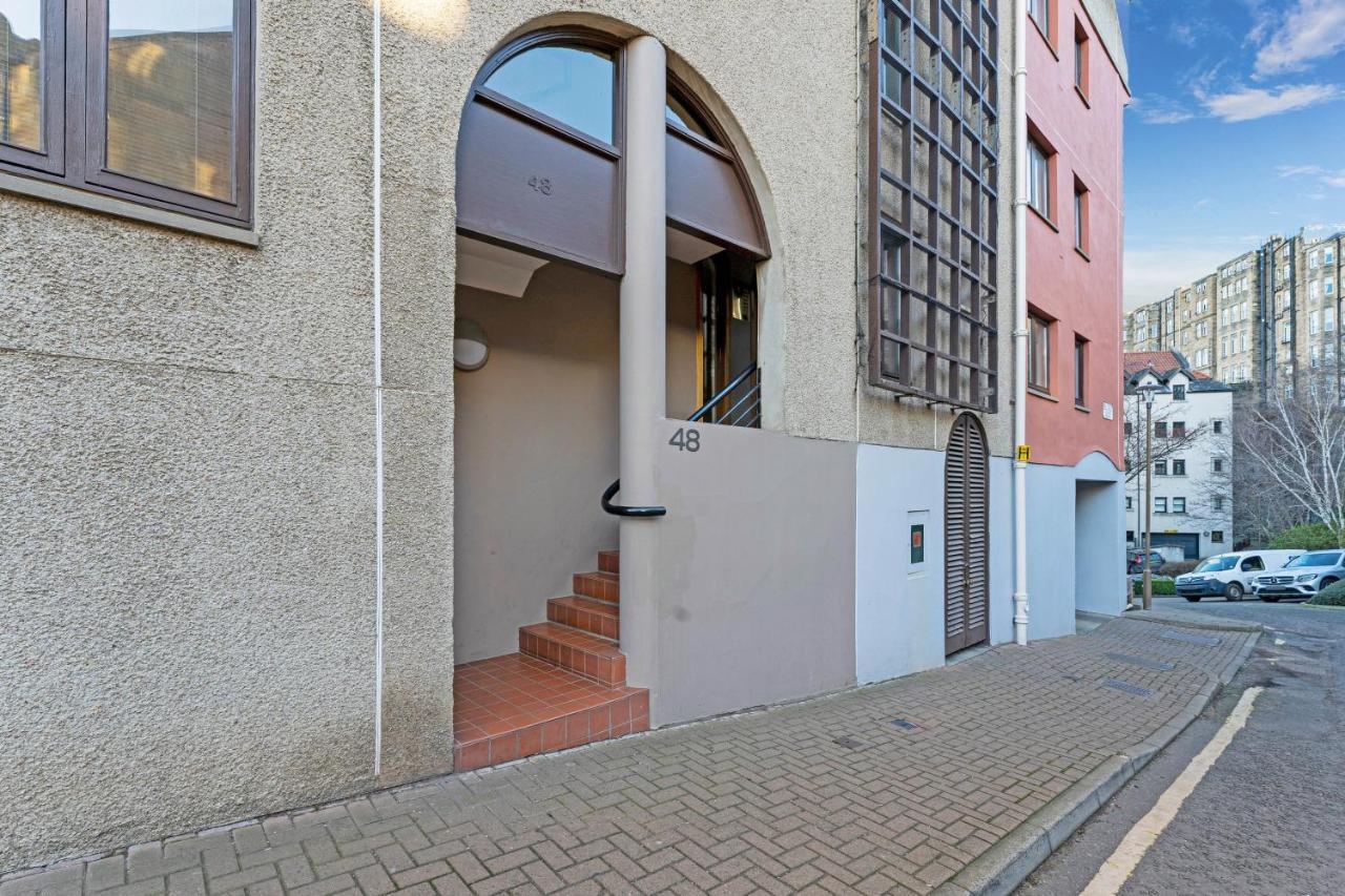 Elegant & Unique Getaway - Spacious 3 Bedroom, 2 Bathroom City Centre Apartment - Free Allocated Parking. Edimburgo Exterior foto